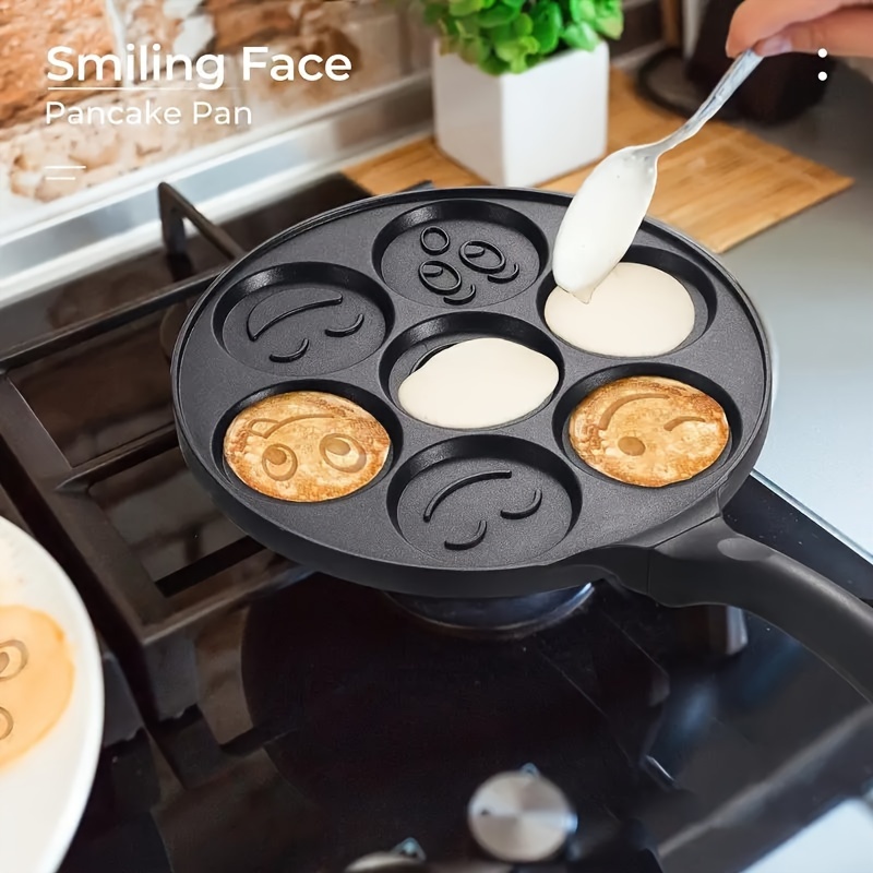 1pc, Nonstick Pancake Pan With 7 Smile Face Molds, 7-Cup Blini Maker With Heat-resistant Handle, Easy-to-Clean Breakfast Pan For Fun And Festive Pancakes